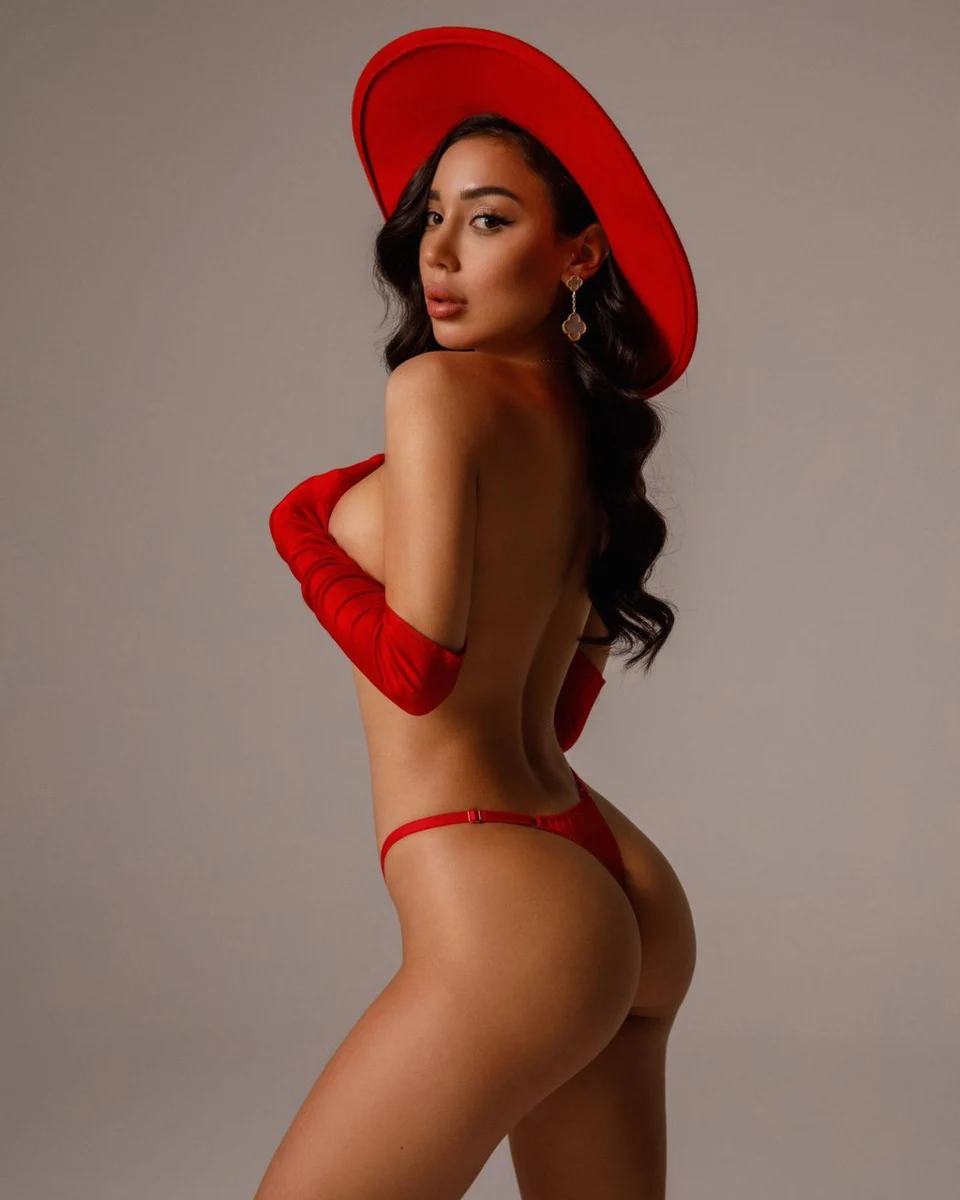 Adriana escort in Moscow