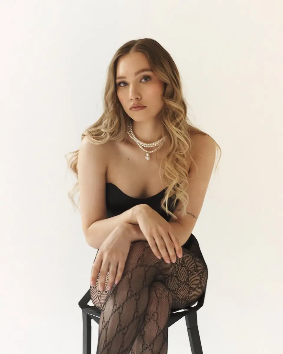 Alexandra escort in Moscow