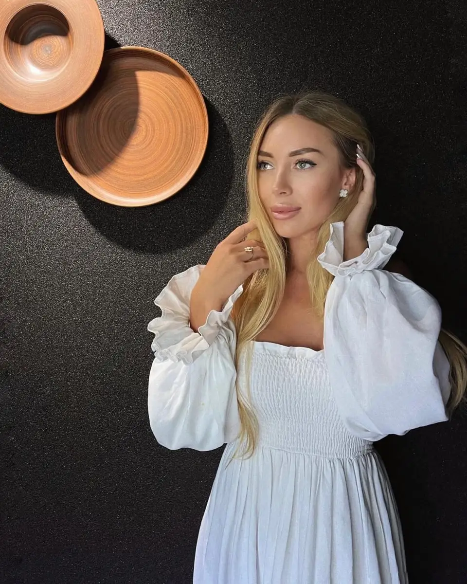 Alisia escort in Moscow