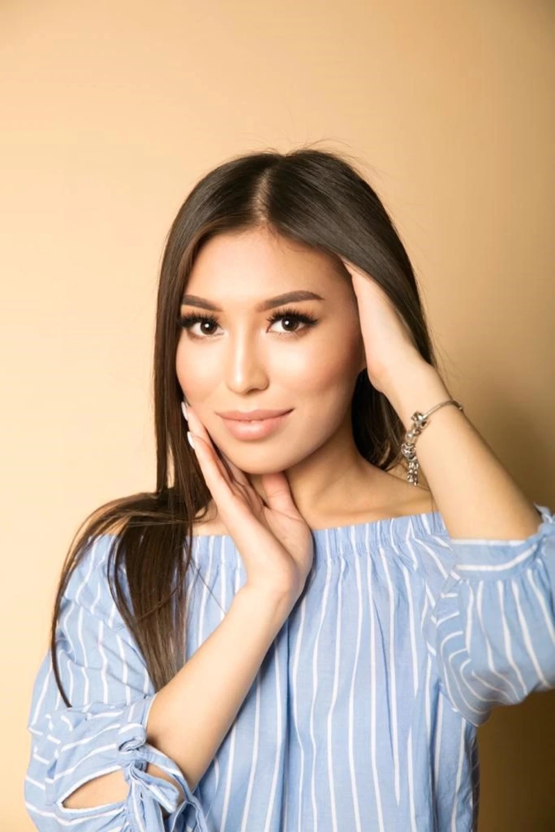 Aziza escort in Moscow