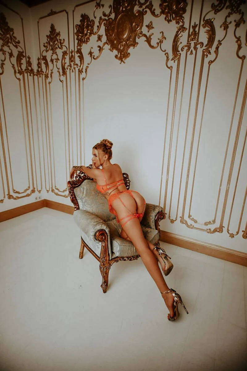 Candy escort in Moscow