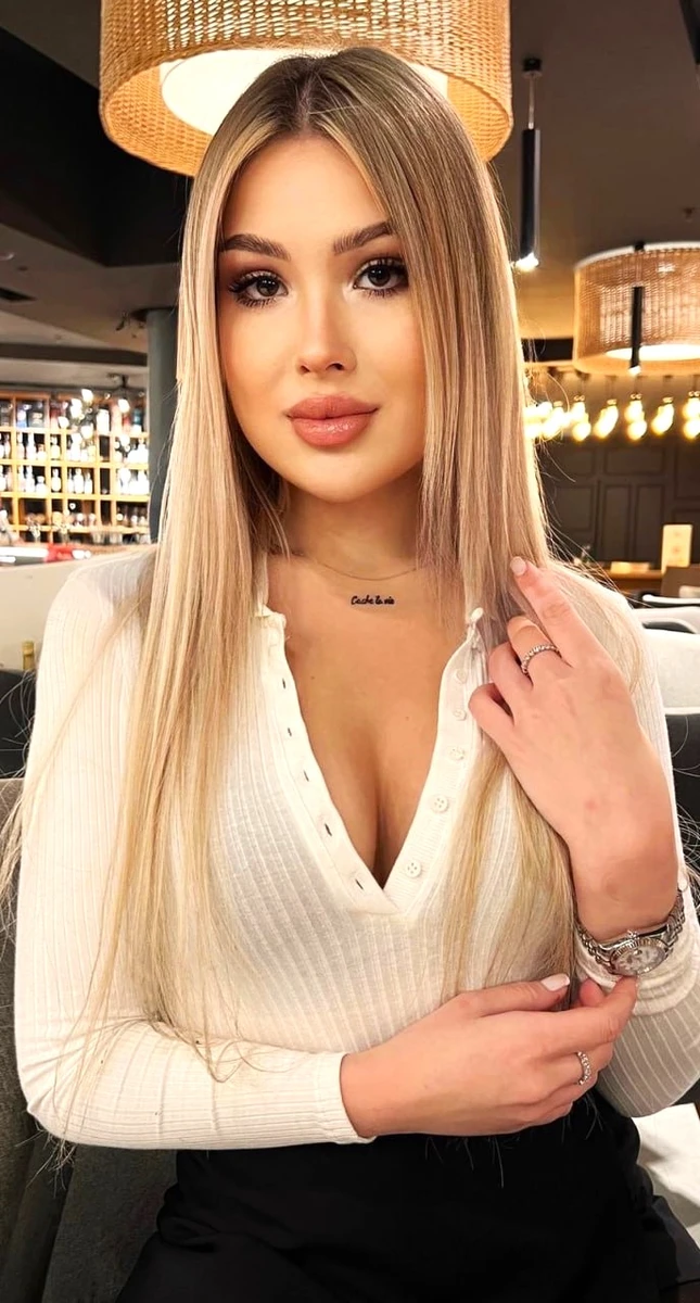 Celine escort in Moscow