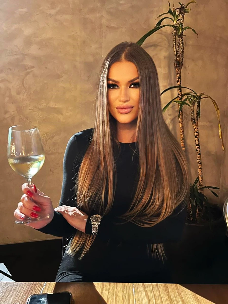 Edelin escort in Moscow