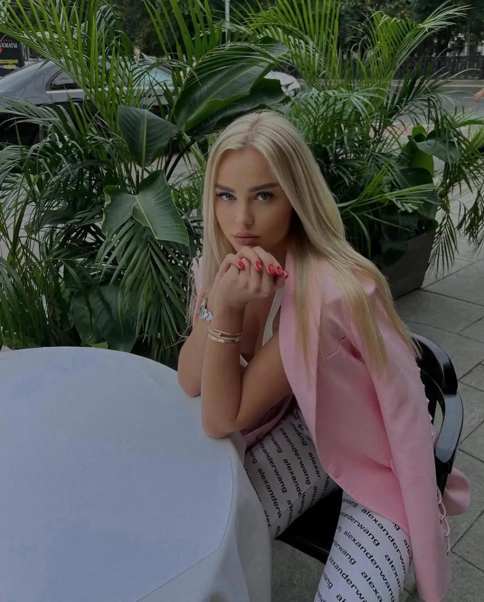 Eden escort in Moscow