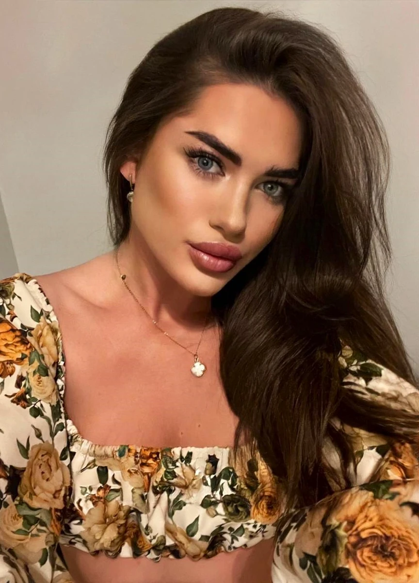 Elina escort in Moscow