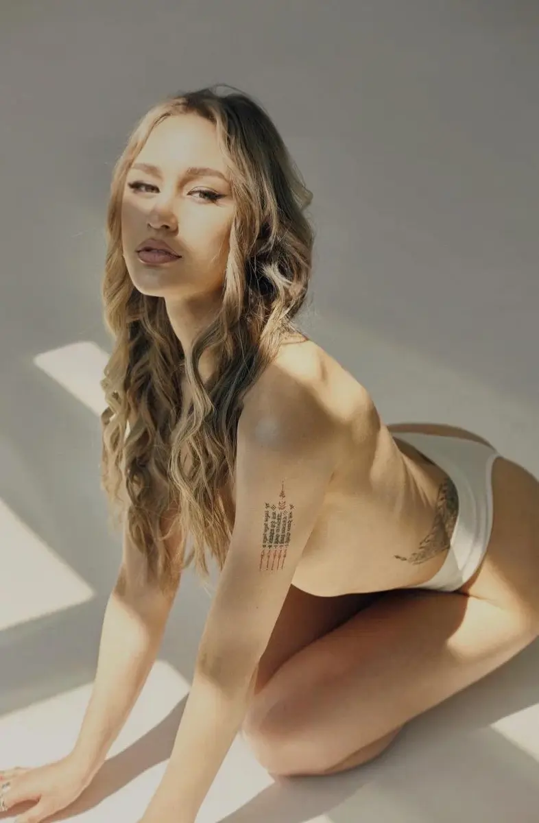 Emilia escort in Moscow