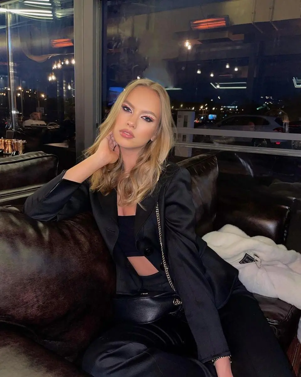 Francesca escort in Moscow