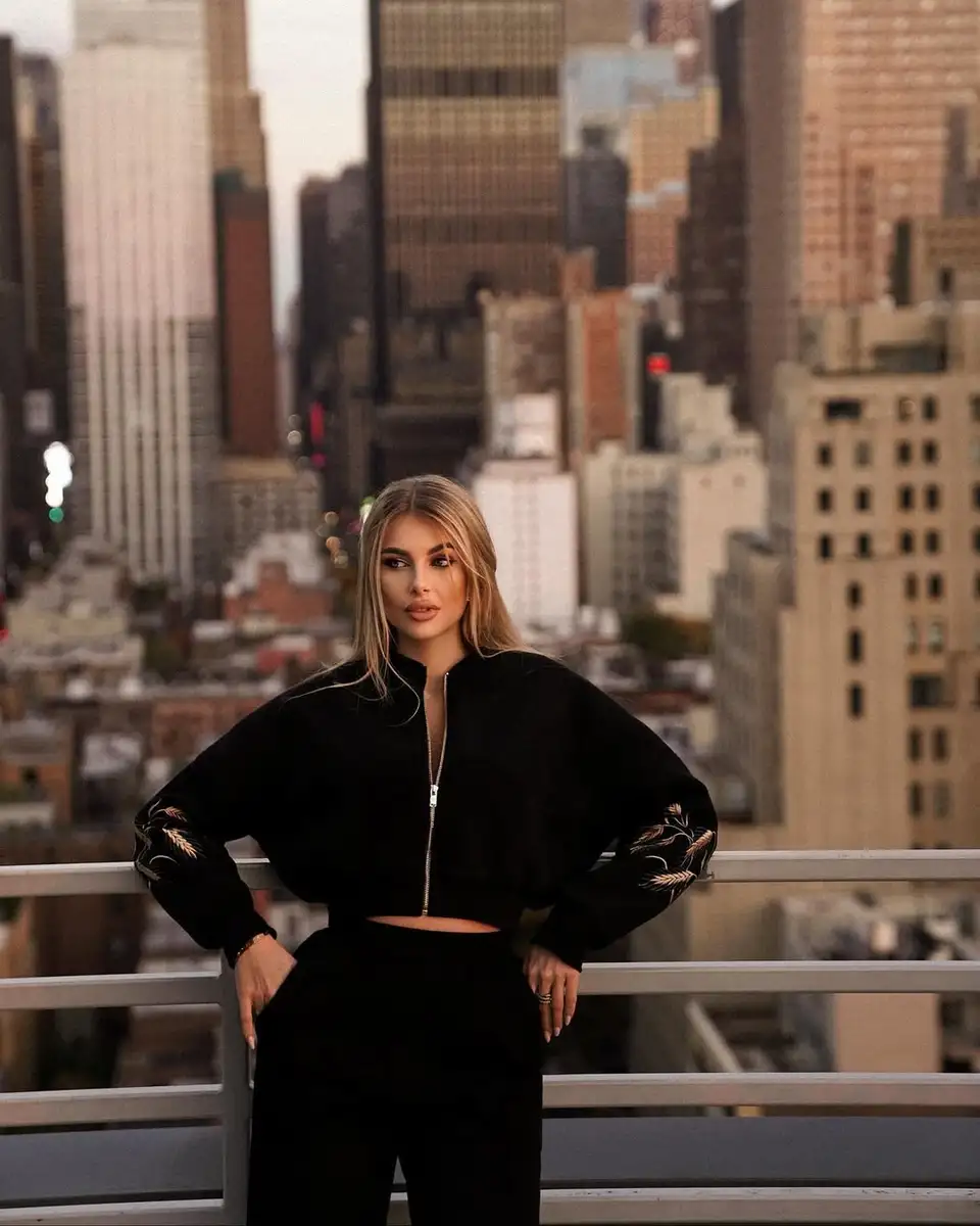 Genevieve escort in Moscow