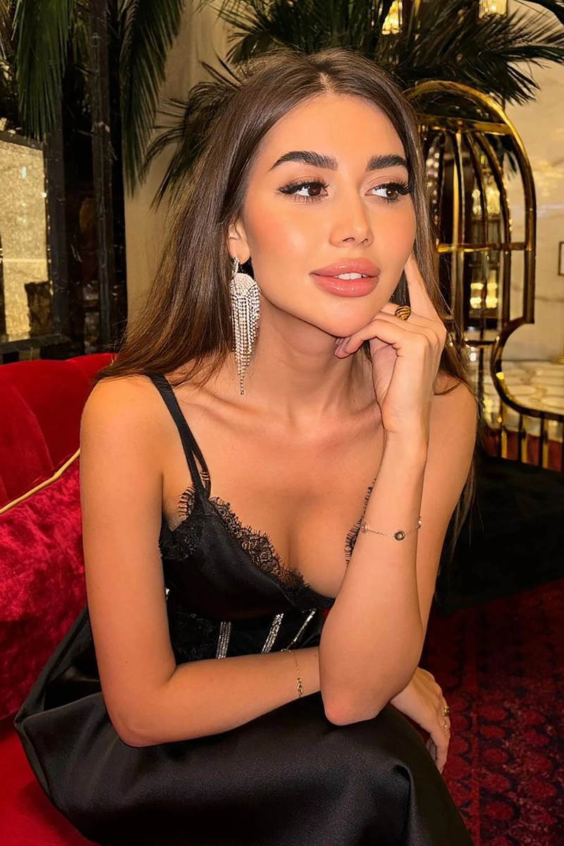 Gwen escort in Dubai