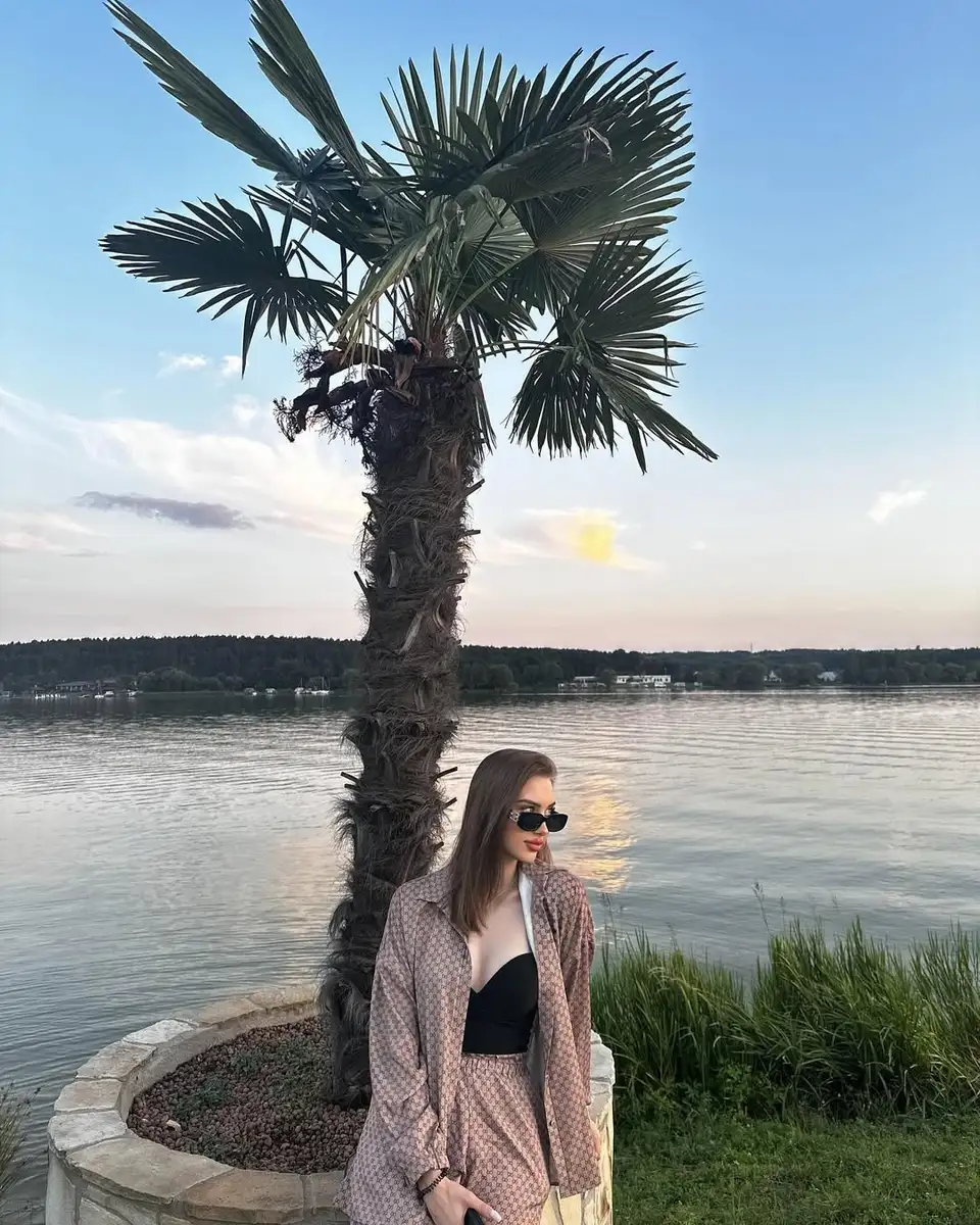 Isabella escort in Moscow