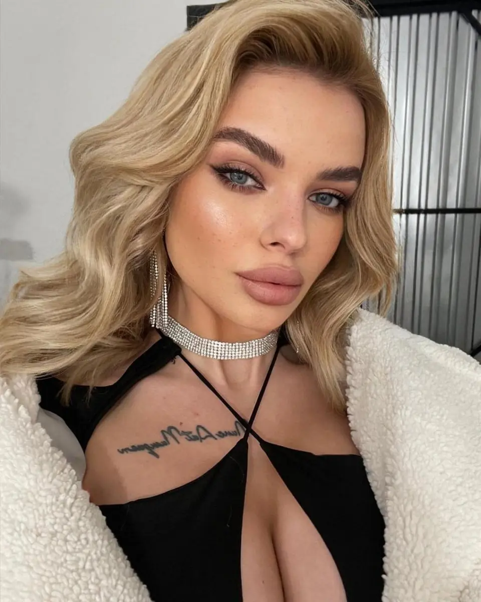 Kaitlyn escort in Moscow