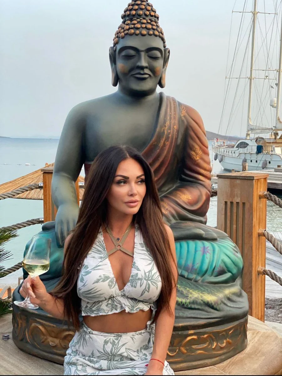 Katya escort in Moscow