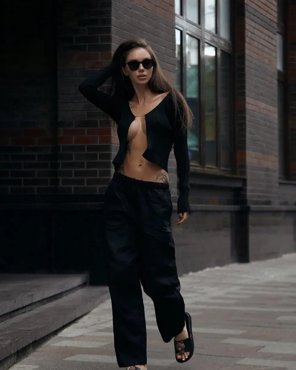 Laura escort in Moscow