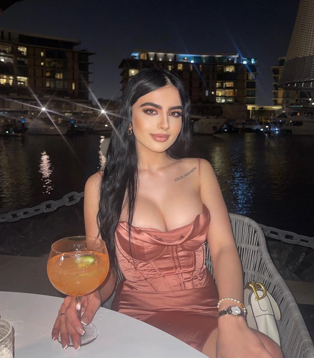 Leilani escort in Moscow