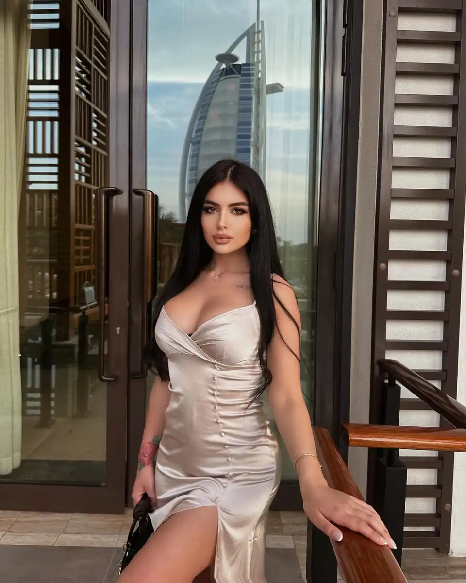 Leilani escort in Moscow
