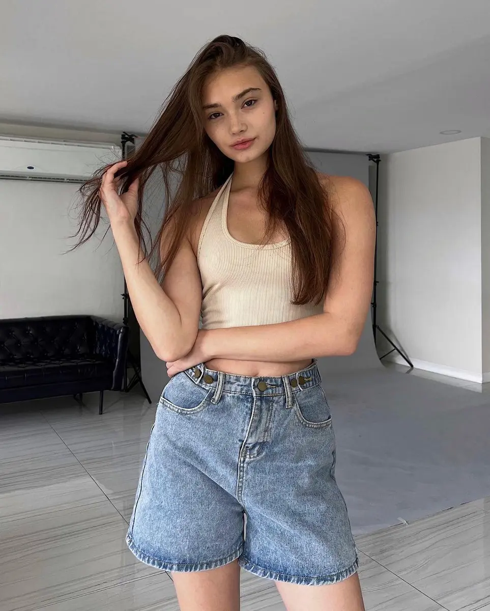 Renata escort in Moscow