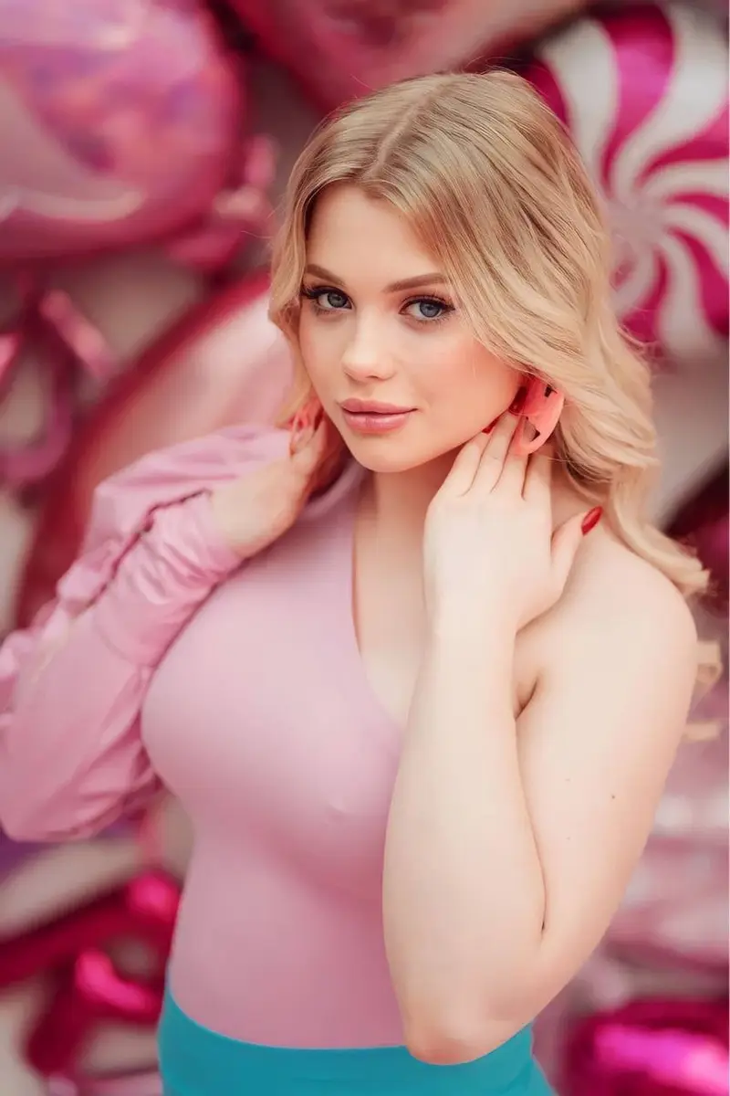 Solange escort in Dubai