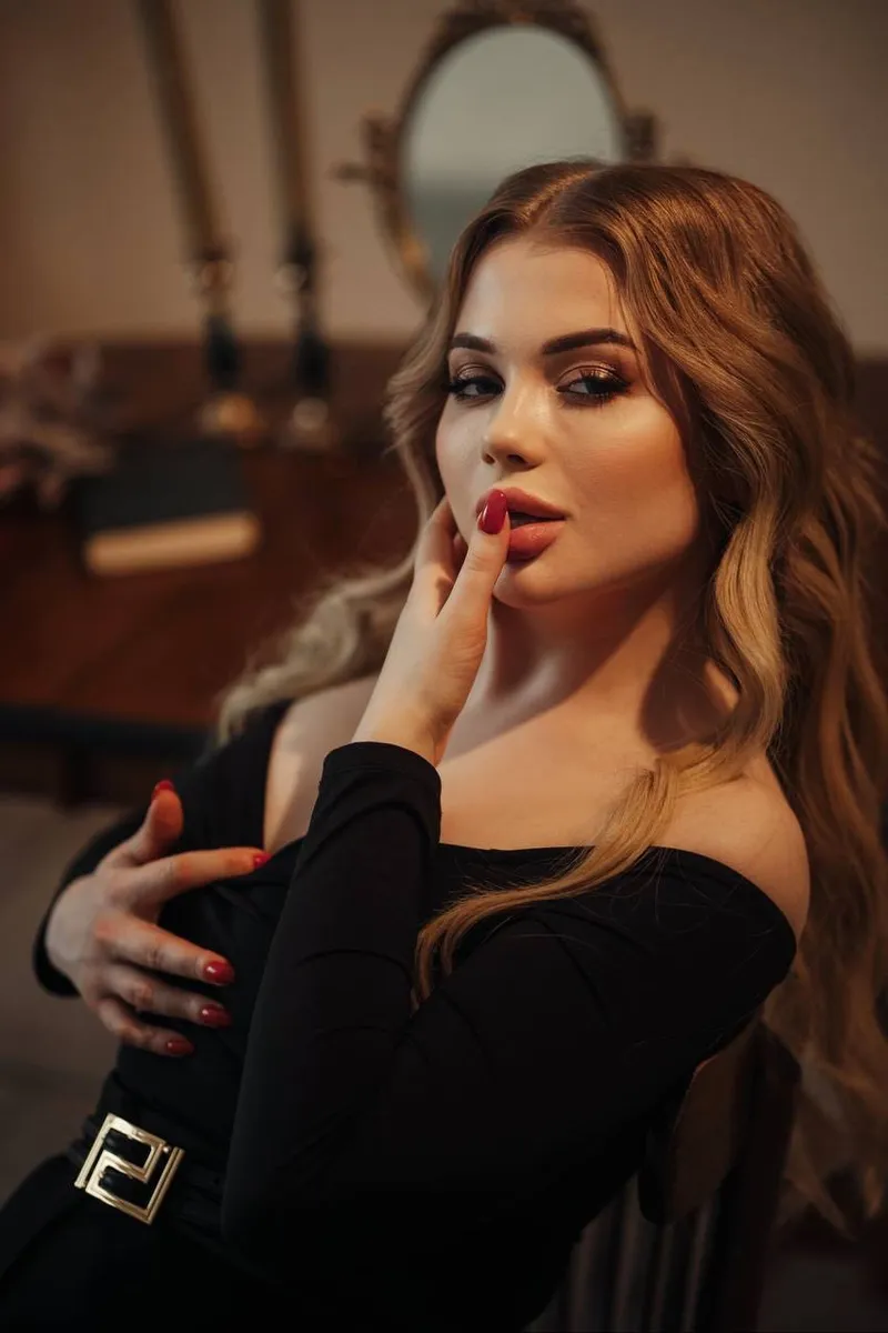 Solange escort in Dubai