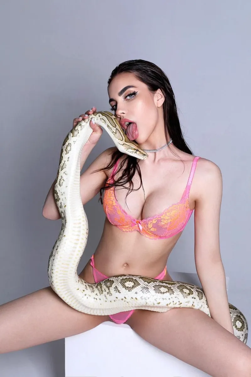 Thalia escort in Dubai