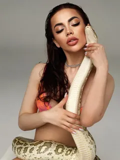 Thalia escort in Dubai