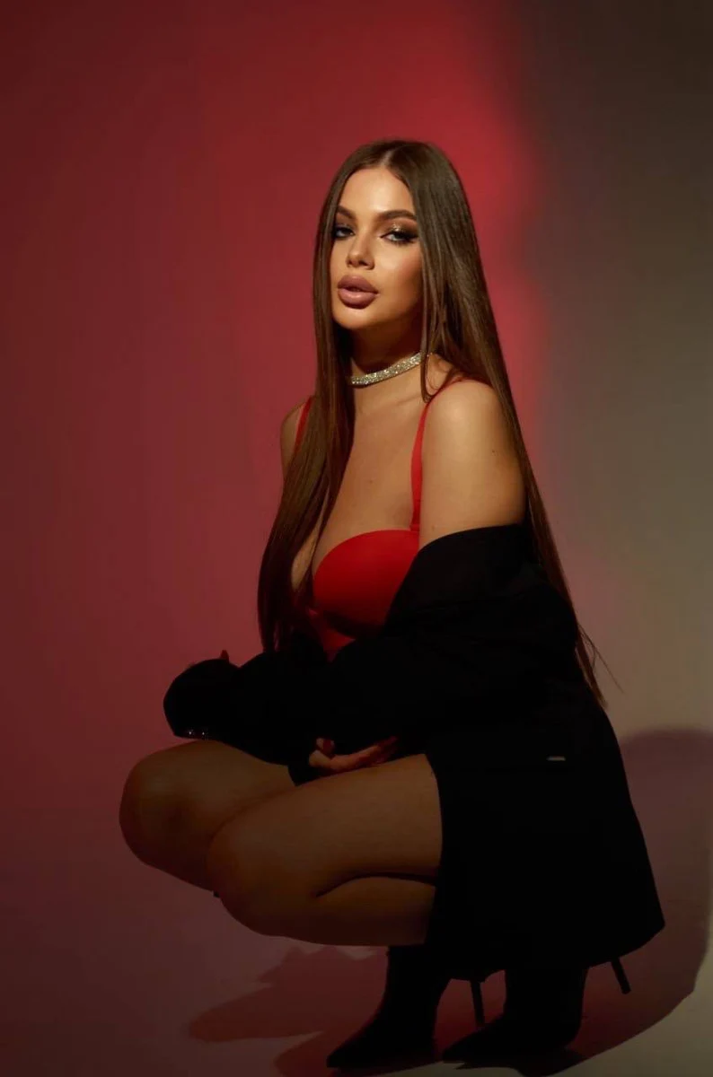 Thyra escort in Moscow