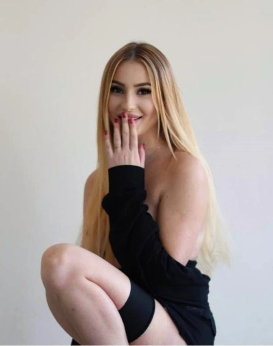 Viola escort in Moscow