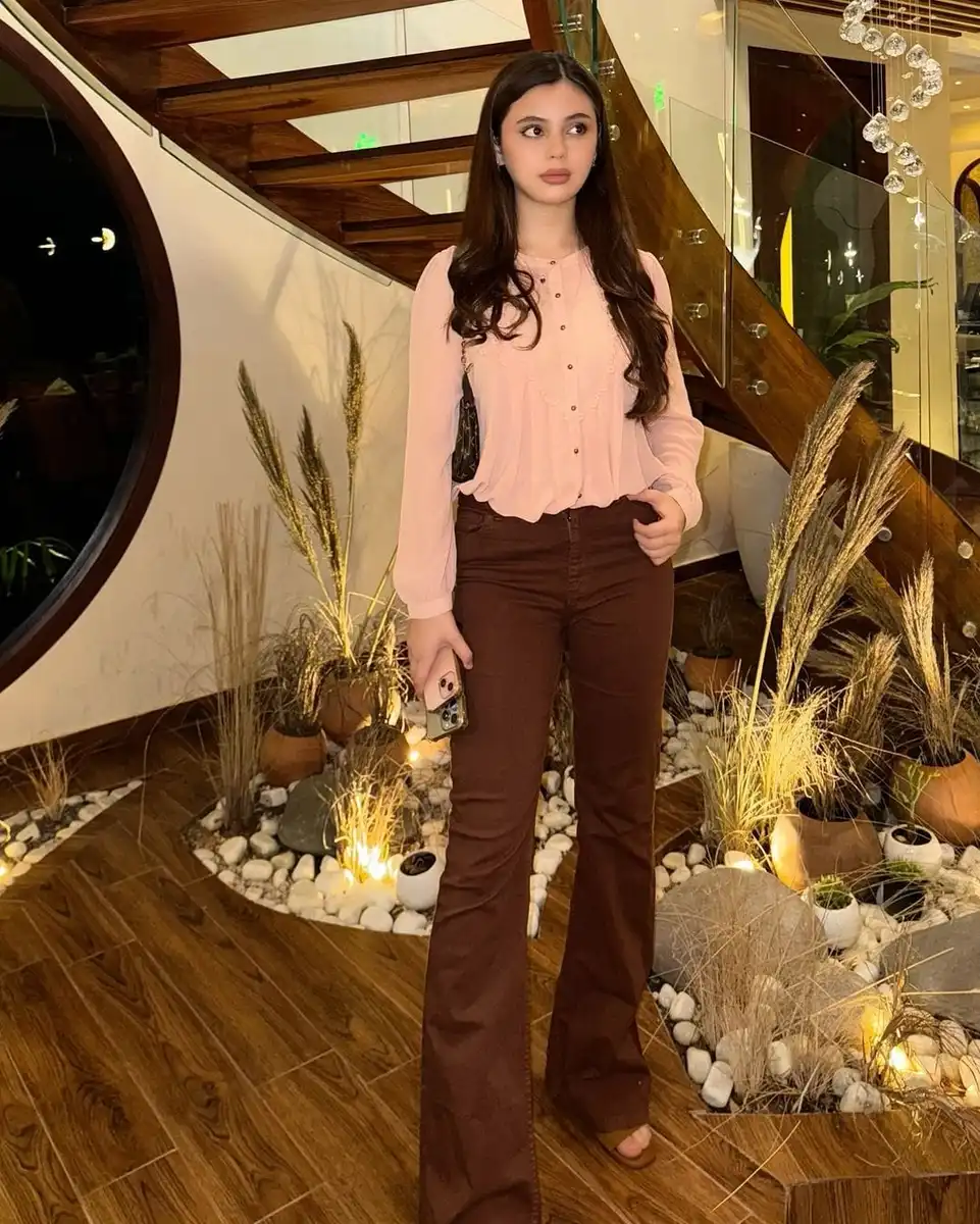 Winterly escort in Dubai