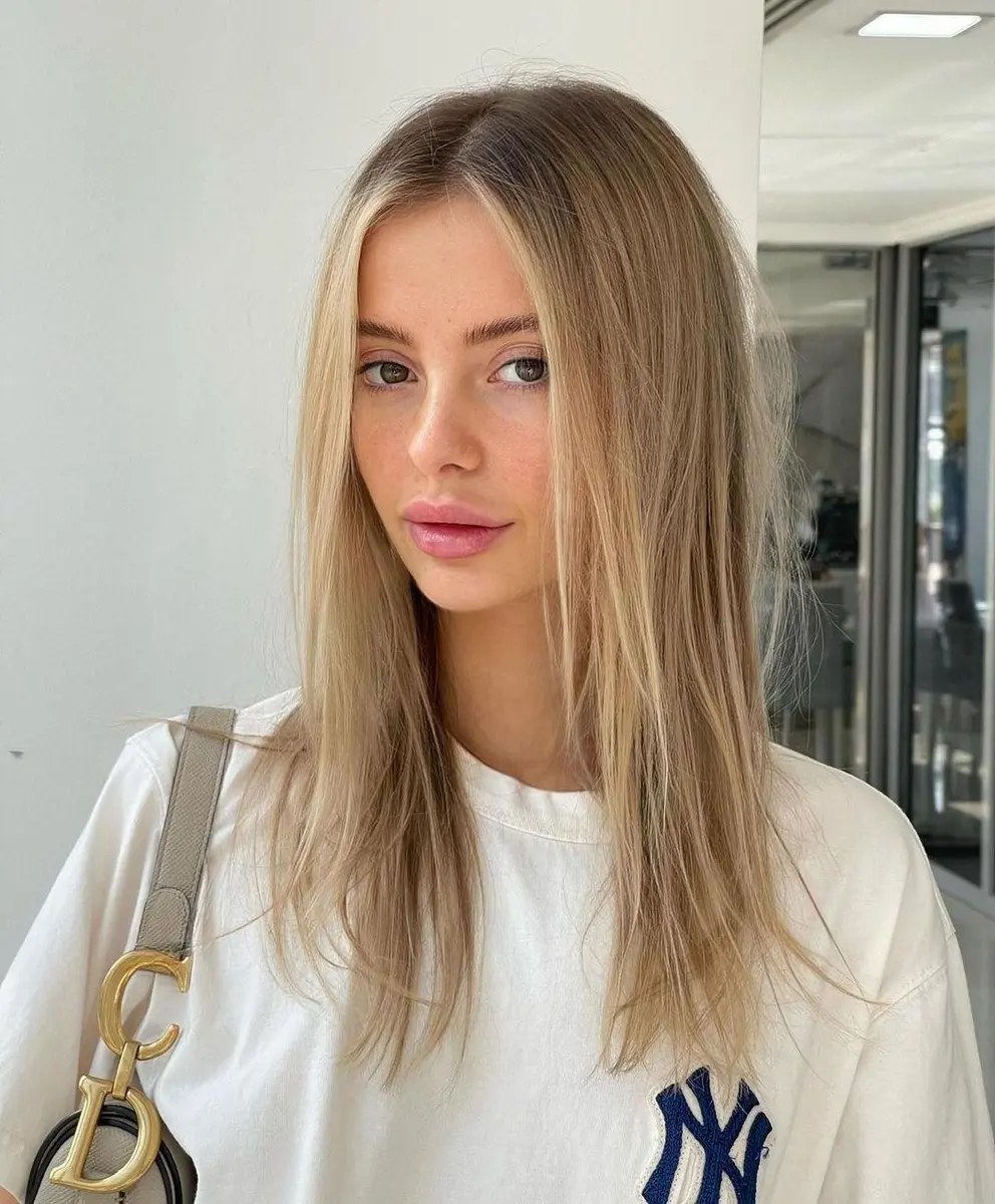 Zora escort in Moscow